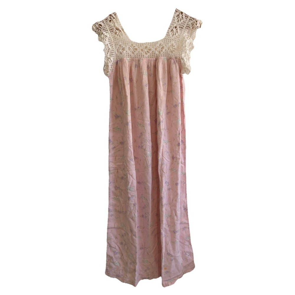 VTG Pink Floral Maxi Nightgown Crochet Lace Yoke Cottagecore Romantic Small 17"